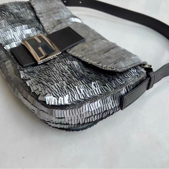 Sold!Vintage FENDI silver sequins baguette bag - Picture 6 of 9